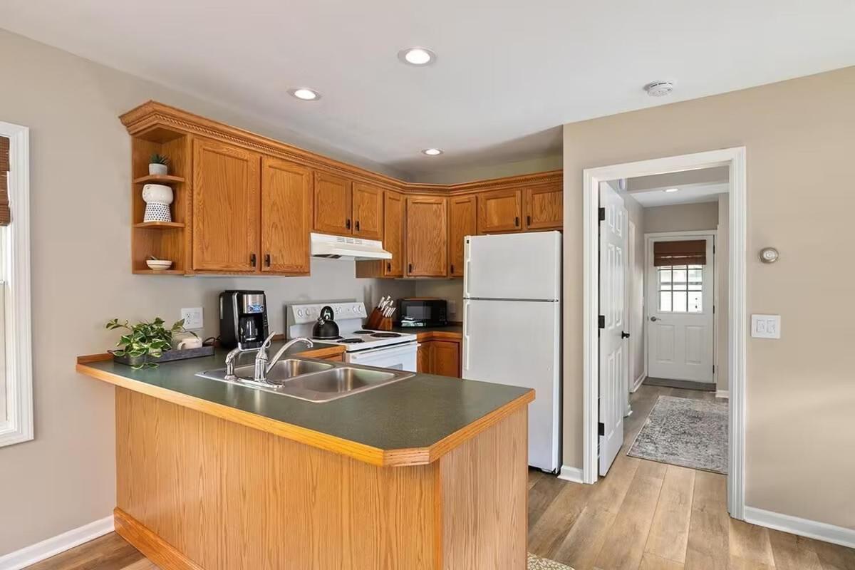 Villa 2Min Walk Downtown-Pet Friendly-Offstreet Parking Saugatuck Esterno foto
