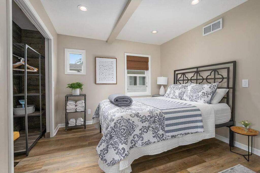 Villa 2Min Walk Downtown-Pet Friendly-Offstreet Parking Saugatuck Esterno foto