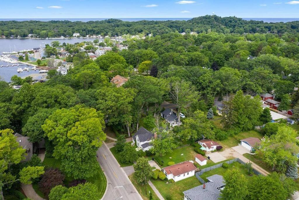 Villa 2Min Walk Downtown-Pet Friendly-Offstreet Parking Saugatuck Esterno foto